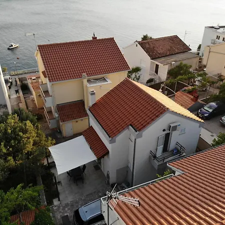 Casa vacanze Blue Front Brodarica (Sibenik-Knin)